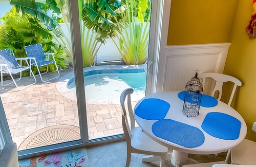 Holmes Beach Condo | Island Hideaway by AMI Locals