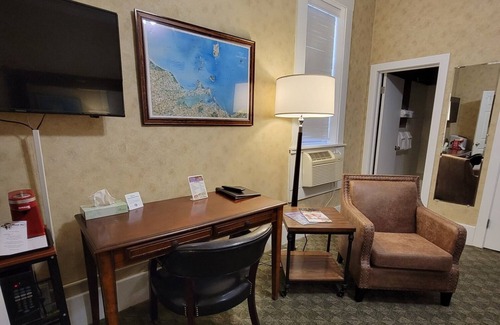 Port Clinton Hotel | Island House CondoHotel Premium King Suite,#3303, Port Clinton