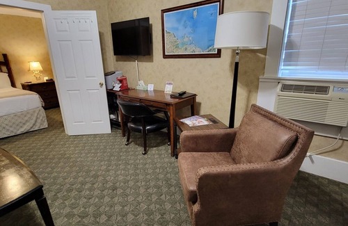 Port Clinton Hotel | Island House CondoHotel Premium King Suite,#3303, Port Clinton