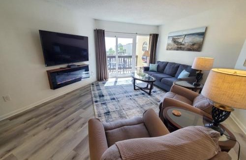 Butler Beach Apartment | Island House D222 condo