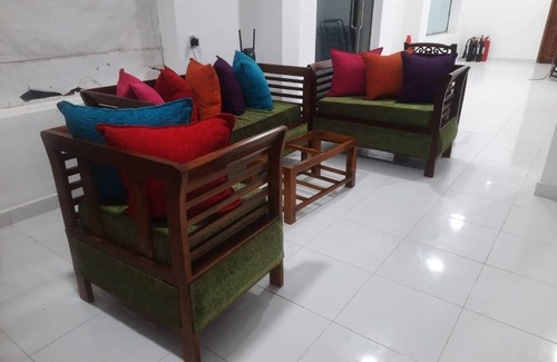 Bambalapitiya Hotel | Island Inn Colombo00