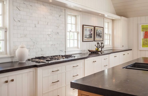 Dunmore Town Cottage | Island Oasis in the heart of Dunmore town
