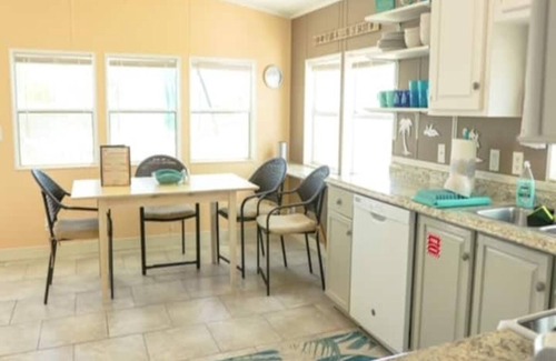 Cudjoe Key Cottage | Island Oasis ~ YOUR Paradise awaits in Venture Out Resort!