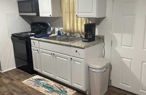 Grand Isle RV Rental | Island Palms Cabin 2