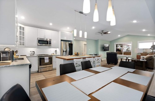 Regional District of Nanaimo House | Island paradise oceanview estate Beautifully Landscaped Oceanfront propertyn