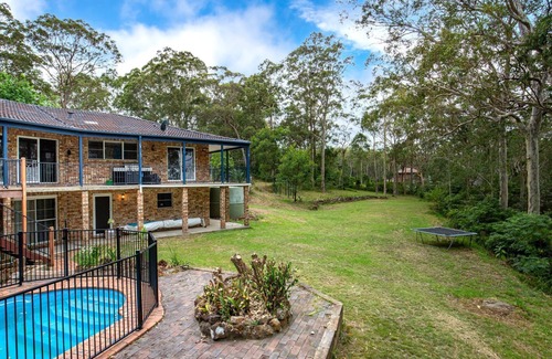 North Nowra House | Island Retreat - Pet Friendly with Swimming Pool