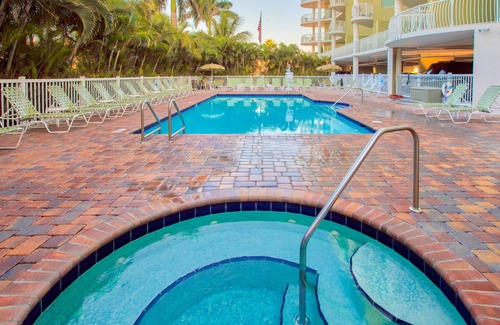 Capri Isle Condo | Island Retreat: 2BR Condo Across from Beach