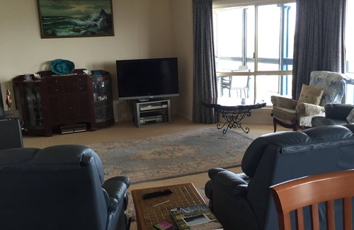 Penneshaw House | Island Rose Retreat - Kangaroo Island