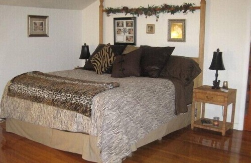 Rio Cottage | Island style home in quiet, residential neighborhood.