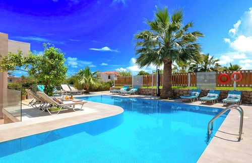 Kavros Villa | Island Suites Villa Private Heated Swimming Pool