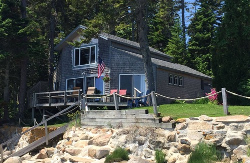 Spruce Head Cottage | Island View Cottages - LIGHTHOUSE