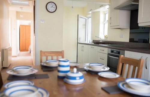 Aberdaron House | Island View - Cottage