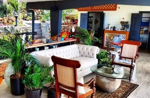 Estate Contant House | Island View Guest House # 15