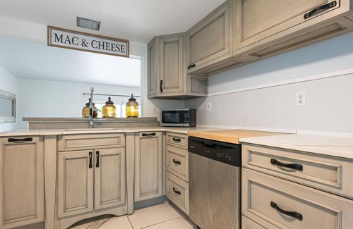 Longbeach Village House | Island Village Main + Guest House - Steps from the Sand