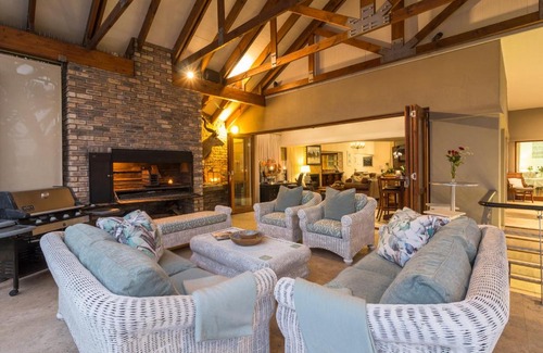 Port Elizabeth House | Island Way Villa