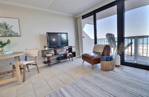 Gulf Shores Apartment | Island Winds East
