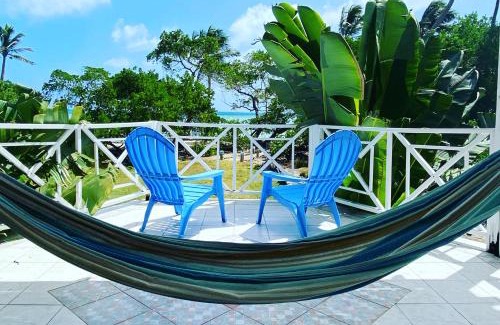 San Andres Hotel | Islander House on Rocky Cay Beach