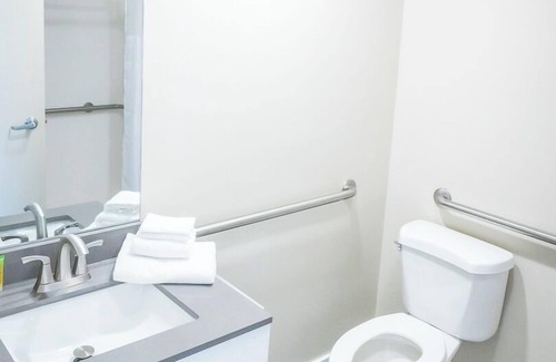 Put-in-Bay Hotel | Islander Inn