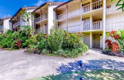 Wailua Hotel | Islander on the Beach 250