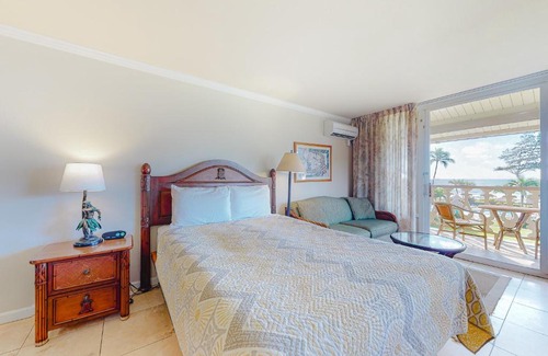 Wailua Hotel | Islander on the Beach 304