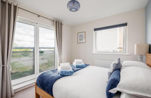 Hamworthy Apartment | Isle View - Large Corner Balcony with Harbour Views