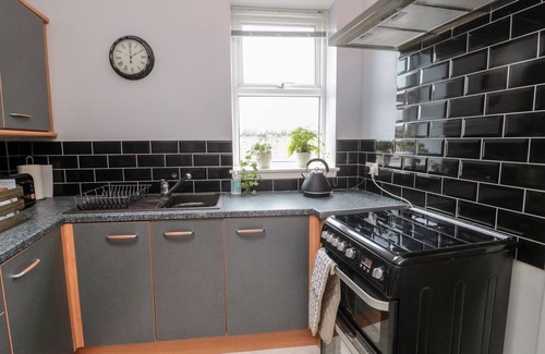 Berwick-upon-Tweed Cottage | ISLESTONE, 1 TEMPERANCE TERRACE, pet friendly in Berwick-Upon-Tweed