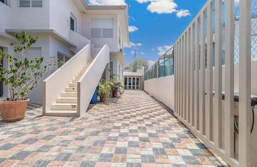Ocean Park Apartment | Ismael Rivera Estrella Ocean Park 3bd-2b