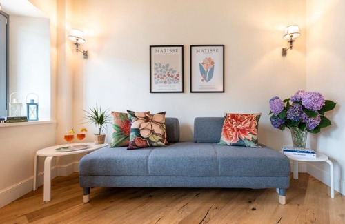 Carciano Apartment | Isola Bella Apartments Via Vittorio Emanuele