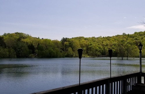 La Follette House | 🚤 ISOLATION VACATION! Lakefront Getaway w/Dock, Hot-Tub, Pool Table