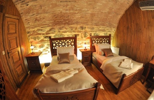 Karacabey Hotel | Issız Han Tarihi Butik Otel
