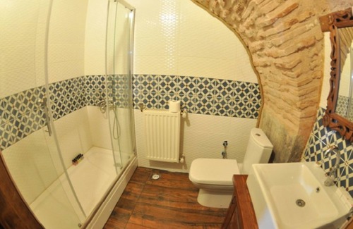 Karacabey Hotel | Issız Han Tarihi Butik Otel