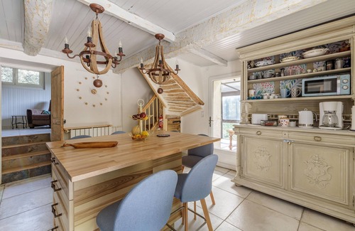 Besse-sur-Issole House | Issola - Maison familiale avec piscine