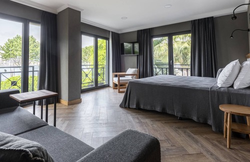 Istanbul City Center Hotel | Istanbul Old City Colorful Houses Balat PETRION Hotel