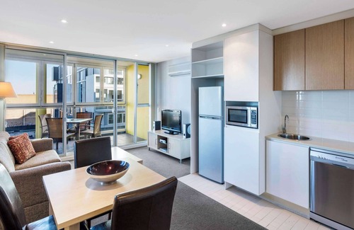Adelaide Central Business District Apartment | iStay Precinct Adelaide