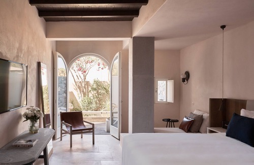 Santorini Hotel | Istoria, A Member of Design Hotels