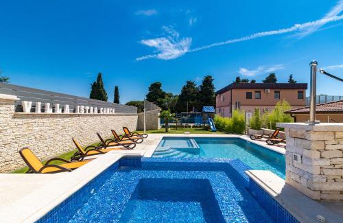 Valtura Villa | Istrakamen