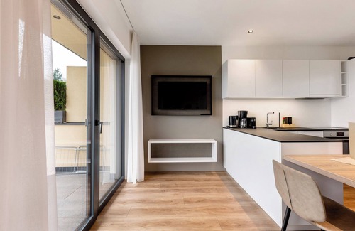 Berg/Monte Apartment | Apartment 'Weingut Gasshof Valeria' with Mountain View, Shared Pool and Wi-Fi