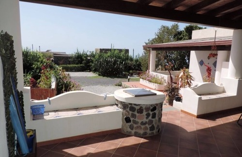 Pianoconte Apartment | Charming 1-bedroom apartment with WiFi, AC in lovely Lipari