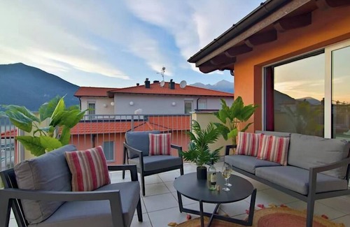Maccagno Apartment | Italian Lakes penthouse apartment with pool