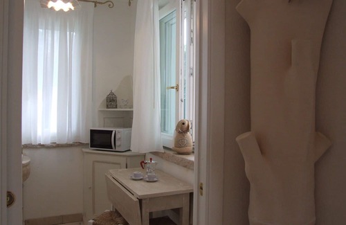 Marina di Castagneto Carducci Apartment | Lovely apartment for 4 guests with A/C, WIFI, TV, patio, panoramic view and parking