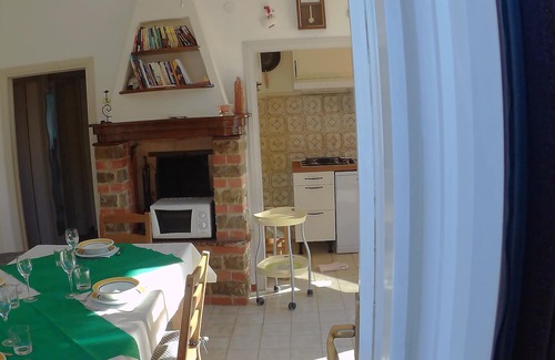 Marina di Castagneto Carducci Apartment | Comfortable apartment with garden 1km from the sea.