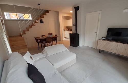 Marina di Castagneto Carducci Villa | Self-contained villa with fenced garden, in pine forest 5 minutes walk from the sea