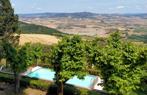 Montecatini Val di Cecina Villa | Villa ∙ 8 bedrooms ∙ 16 guests