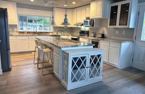 Freeland House | It's like you are FLOATING on Water! Low Bank Waterfront!