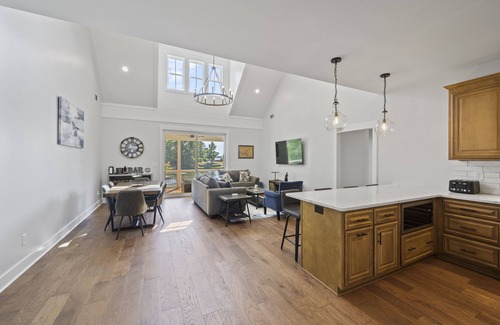 Milledgeville House | It's Shore To Be A Lake Day - Brand New Beautifully Decorated Lake Home