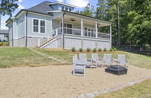 Milledgeville House | It's Shore To Be A Lake Day - Brand New Beautifully Decorated Lake Home