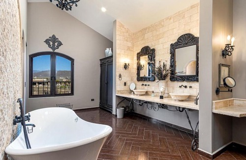 El Pescadero Villa | Italian style Beautiful Villa Beach front