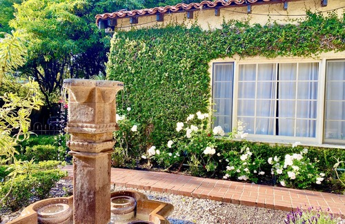 Greater Wilshire - Hancock Park House | Italian Villa in Hancock Park w Guest House, Pool and garden