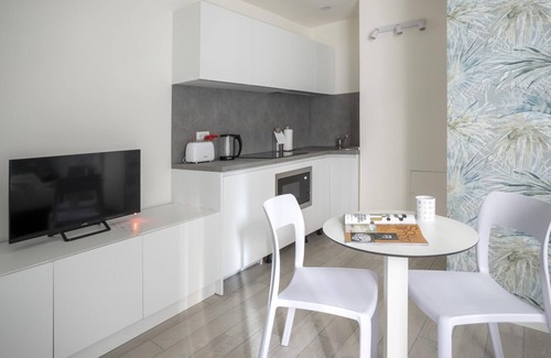 Magenta Apartment | Italianway - The B Village Business - 12