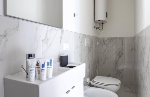 Magenta Apartment | Italianway - The B Village Business - 39